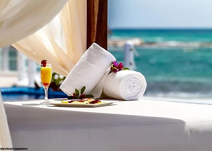Artisan Playa Paraiso - Adults Only 4*